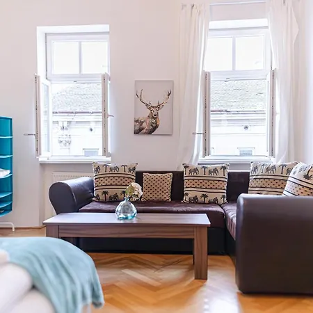 Amazing 2Br City Stay, Wiener Stadthalle Exterior foto