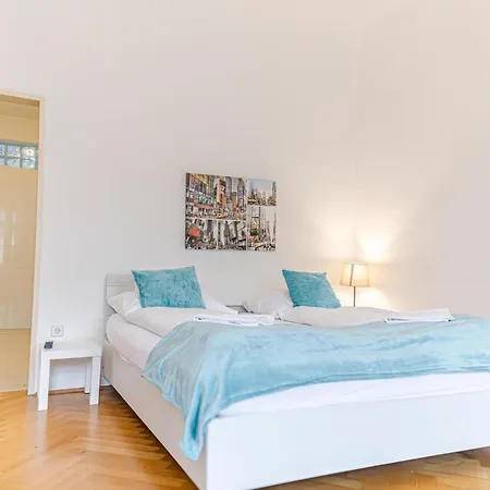 Amazing 2Br City Stay, Wiener Stadthalle Exterior foto